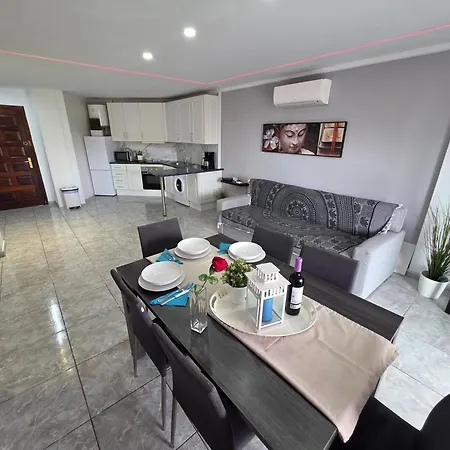 San Marino With Heated Pool, Only 450 Meters To The Beach, Aircondition, Wifi *