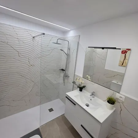 San Marino With Heated Pool, Only 450 Meters To The Beach, Aircondition, Wifi 公寓