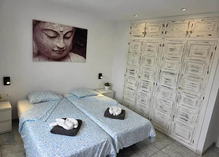 San Marino With Heated Pool, Only 450 Meters To The Beach, Aircondition, Wifi Arona (Tenerife)