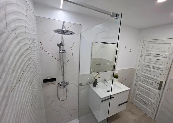 San Marino With Heated Pool, Only 450 Meters To The Beach, Aircondition, Wifi Arona (Tenerife)
