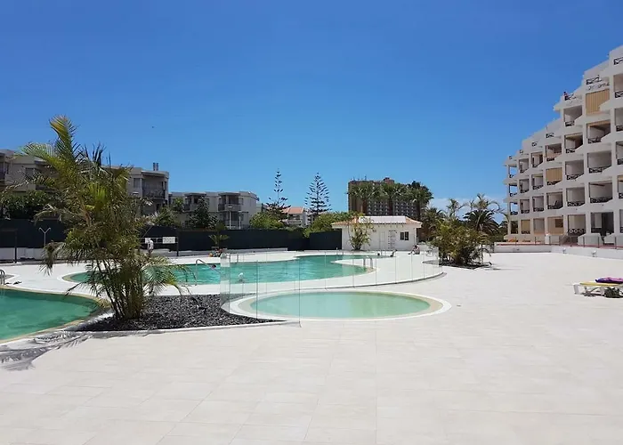 Apartment San Marino With Heated Pool, Only 450 Meters To The Beach, Aircondition, Wifi