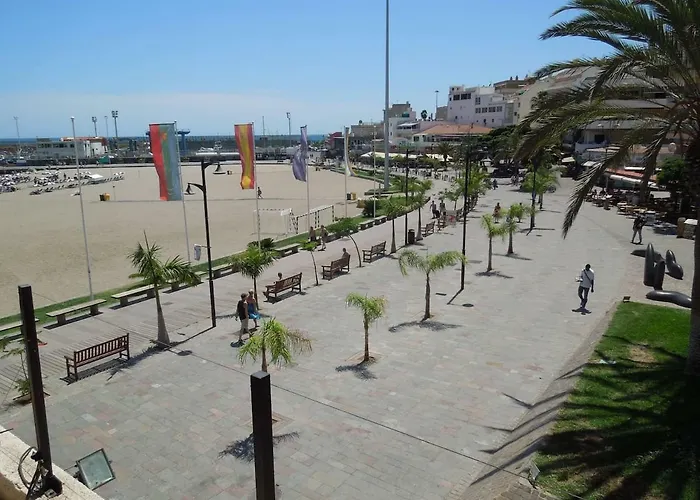 San Marino With Heated Pool, Only 450 Meters To The Beach, Aircondition, Wifi
