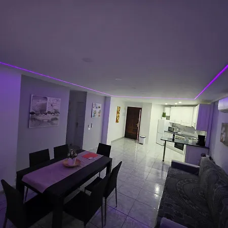 San Marino With Heated Pool, Only 450 Meters To The Beach, Aircondition, Wifi *