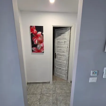 Διαμέρισμα San Marino With Heated Pool, Only 450 Meters To The Beach, Aircondition, Wifi Arona (Tenerife)
